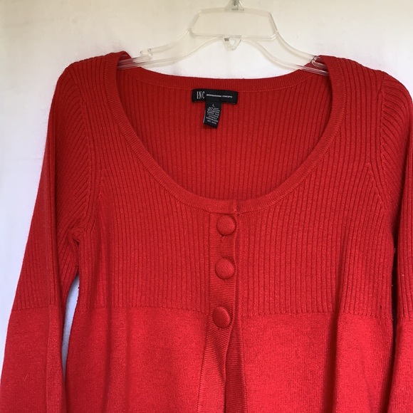 Red sweater top, size large. Mild to medium wear. - Picture 2 of 3